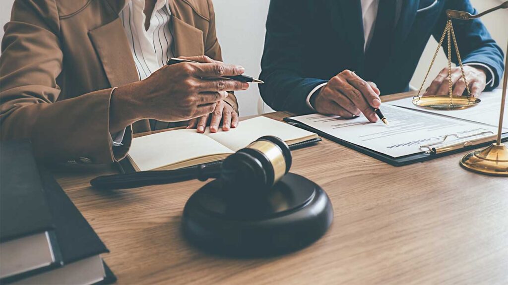 https://www.legalanalysis.org/helmet-laws-and-your-injury-claim